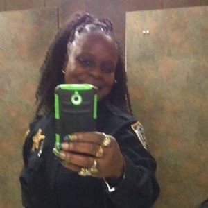 Meet your Posher, Denise